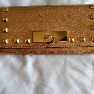 Michael Kors Wallet Womens Gold Saffiano Leather Callie Stud Carryall